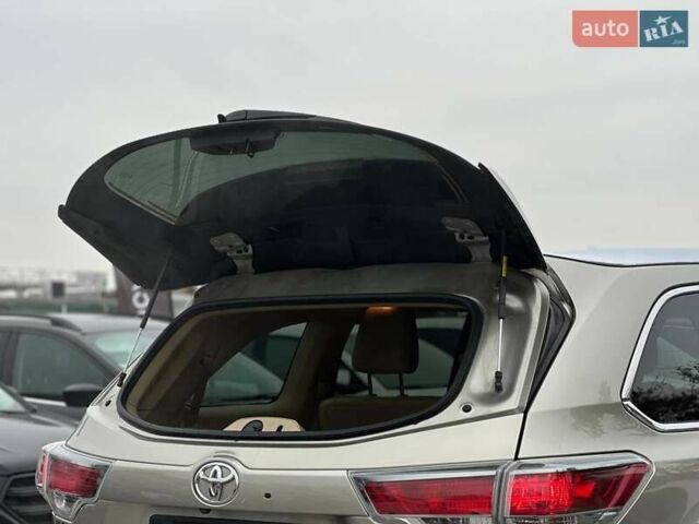 Бежевый Тойота Хайлендер, объемом двигателя 3.46 л и пробегом 166 тыс. км за 23990 $, фото 9 на Automoto.ua