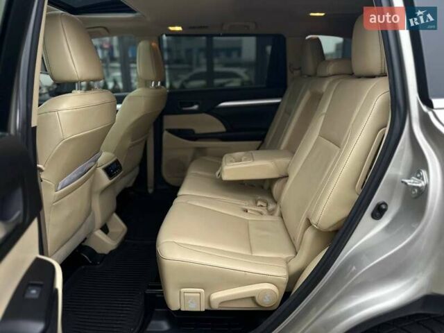 Бежевий Тойота Хайлендер, об'ємом двигуна 3.46 л та пробігом 166 тис. км за 23990 $, фото 16 на Automoto.ua