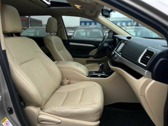 Бежевый Тойота Хайлендер, объемом двигателя 3.5 л и пробегом 166 тыс. км за 23990 $, фото 10 на Automoto.ua