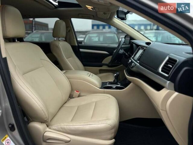 Бежевий Тойота Хайлендер, об'ємом двигуна 3.46 л та пробігом 166 тис. км за 23990 $, фото 13 на Automoto.ua