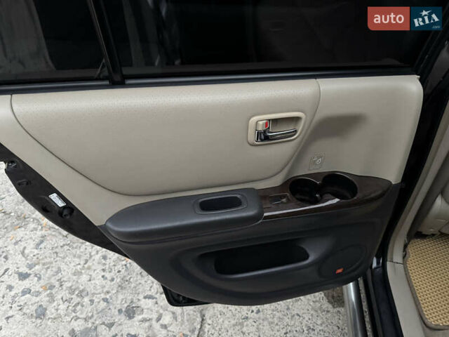 Чорний Тойота Хайлендер, об'ємом двигуна 3 л та пробігом 320 тис. км за 7400 $, фото 31 на Automoto.ua