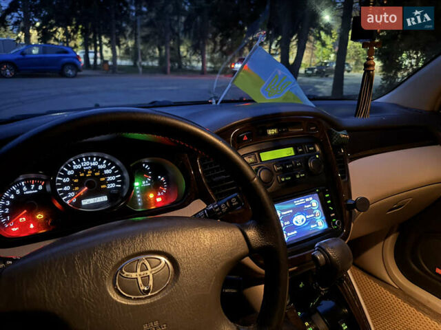 Чорний Тойота Хайлендер, об'ємом двигуна 3 л та пробігом 320 тис. км за 7400 $, фото 47 на Automoto.ua