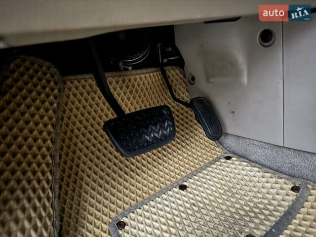 Чорний Тойота Хайлендер, об'ємом двигуна 3 л та пробігом 320 тис. км за 7400 $, фото 28 на Automoto.ua