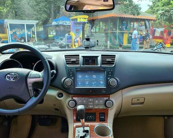 Тойота Хайлендер 2008 в Днепре (Днепропетровске) на Automoto.ua Черный Тойота Хайлендер, объемом двигателя 3.46 л и пробегом 235 тыс. км за 13800 $, фото 6 на Automoto.ua