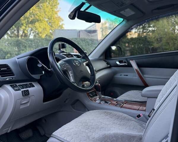 Тойота Хайлендер 2008 в Днепре (Днепропетровске) на Automoto.ua Черный Тойота Хайлендер, объемом двигателя 3.46 л и пробегом 240 тыс. км за 11000 $, фото 8 на Automoto.ua