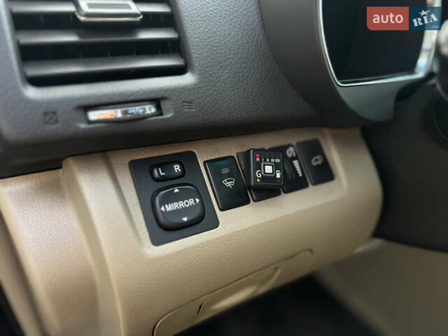 Тойота Хайлендер 2008 в Киеве на Automoto.ua Черный Тойота Хайлендер, объемом двигателя 3.5 л и пробегом 257 тыс. км за 13990 $, фото 10 на Automoto.ua