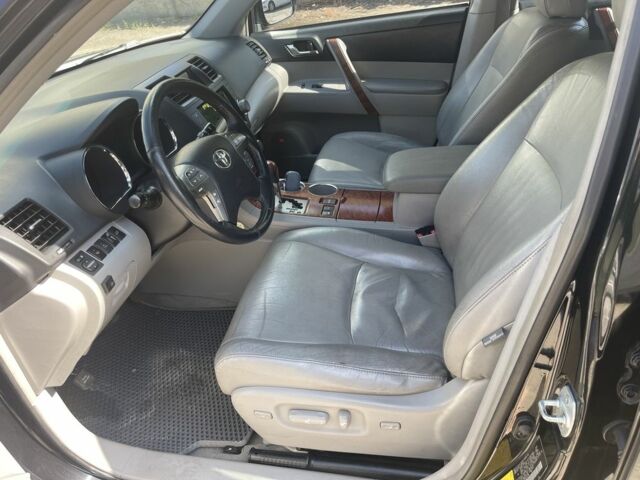 Тойота Хайлендер 2008 в Киеве на Automoto.ua Черный Тойота Хайлендер, объемом двигателя 3.5 л и пробегом 210 тыс. км за 16500 $, фото 2 на Automoto.ua