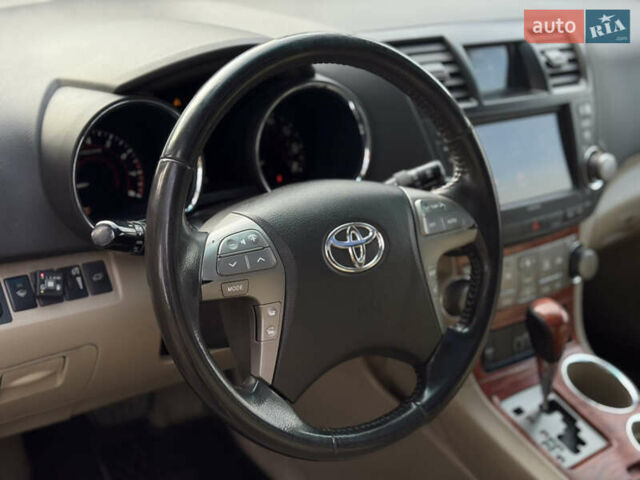 Тойота Хайлендер 2008 в Киеве на Automoto.ua Черный Тойота Хайлендер, объемом двигателя 3.5 л и пробегом 257 тыс. км за 13990 $, фото 11 на Automoto.ua
