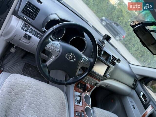 Тойота Хайлендер 2008 в Днепре (Днепропетровске) на Automoto.ua Черный Тойота Хайлендер, объемом двигателя 3.46 л и пробегом 240 тыс. км за 11000 $, фото 5 на Automoto.ua
