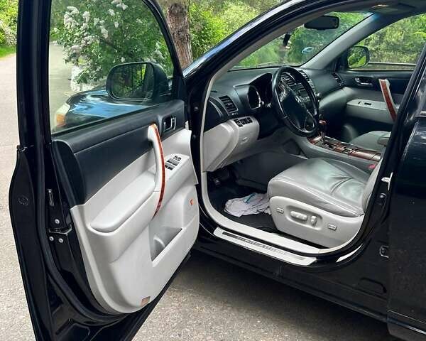 Черный Тойота Хайлендер, объемом двигателя 3.46 л и пробегом 253 тыс. км за 12900 $, фото 39 на Automoto.ua