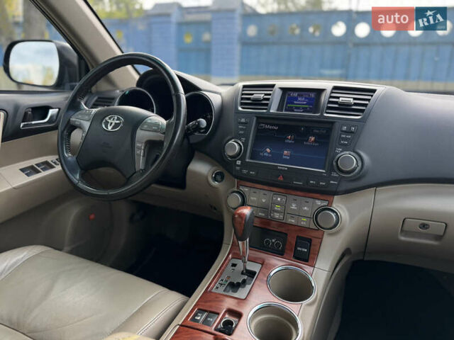 Тойота Хайлендер 2008 в Киеве на Automoto.ua Черный Тойота Хайлендер, объемом двигателя 3.5 л и пробегом 257 тыс. км за 13990 $, фото 22 на Automoto.ua