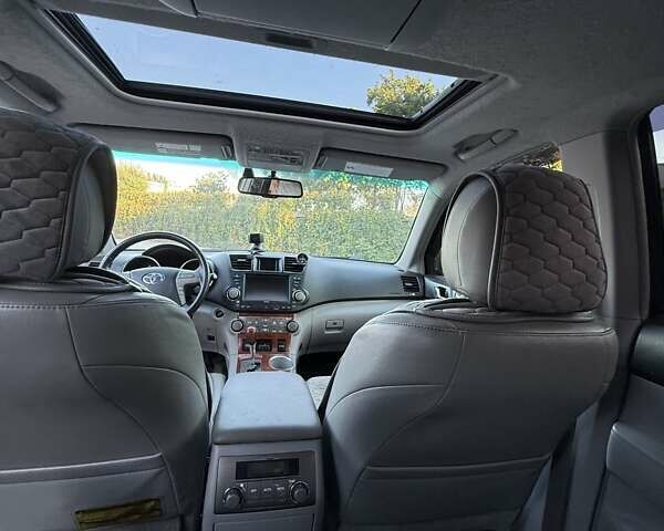 Тойота Хайлендер 2008 в Днепре (Днепропетровске) на Automoto.ua Черный Тойота Хайлендер, объемом двигателя 3.46 л и пробегом 240 тыс. км за 11000 $, фото 10 на Automoto.ua
