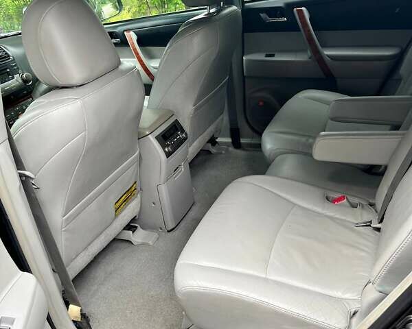 Черный Тойота Хайлендер, объемом двигателя 3.46 л и пробегом 253 тыс. км за 12900 $, фото 72 на Automoto.ua