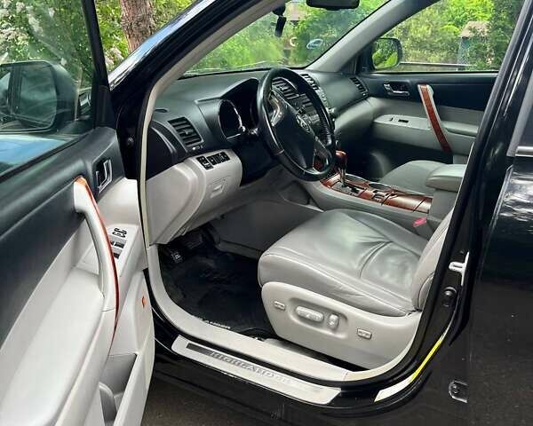 Черный Тойота Хайлендер, объемом двигателя 3.46 л и пробегом 253 тыс. км за 12900 $, фото 83 на Automoto.ua