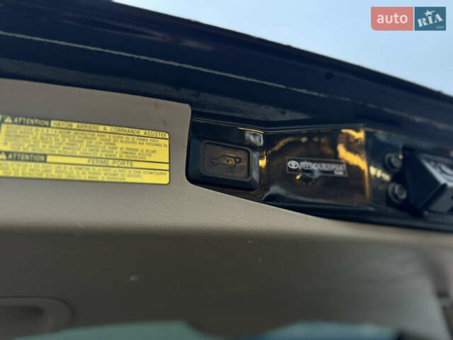 Черный Тойота Хайлендер, объемом двигателя 3.46 л и пробегом 257 тыс. км за 11990 $, фото 26 на Automoto.ua