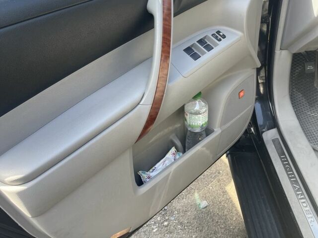 Тойота Хайлендер 2008 в Киеве на Automoto.ua Черный Тойота Хайлендер, объемом двигателя 3.5 л и пробегом 210 тыс. км за 16500 $, фото 10 на Automoto.ua