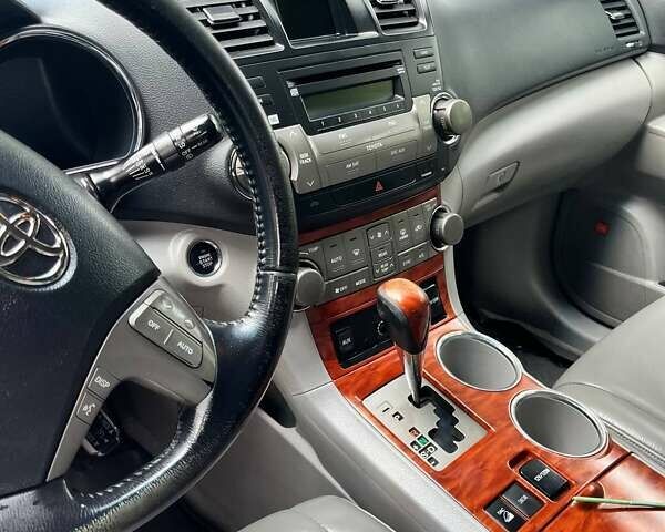 Черный Тойота Хайлендер, объемом двигателя 3.46 л и пробегом 253 тыс. км за 12900 $, фото 35 на Automoto.ua