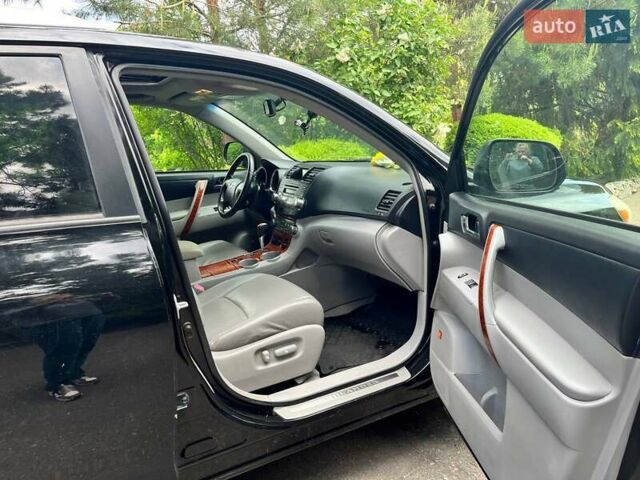 Черный Тойота Хайлендер, объемом двигателя 3.46 л и пробегом 253 тыс. км за 12900 $, фото 99 на Automoto.ua