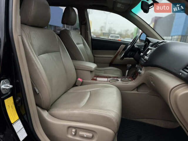 Черный Тойота Хайлендер, объемом двигателя 3.46 л и пробегом 257 тыс. км за 11990 $, фото 7 на Automoto.ua