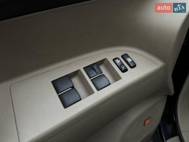 Чорний Тойота Хайлендер, об'ємом двигуна 3.5 л та пробігом 257 тис. км за 12800 $, фото 6 на Automoto.ua