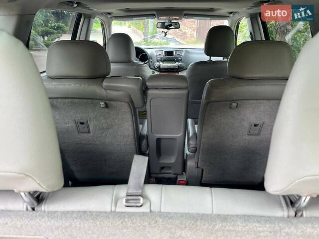 Черный Тойота Хайлендер, объемом двигателя 3.46 л и пробегом 253 тыс. км за 12900 $, фото 59 на Automoto.ua