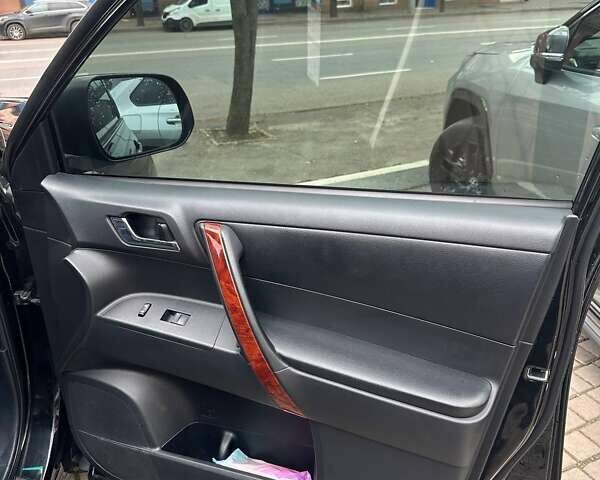 Чорний Тойота Хайлендер, об'ємом двигуна 3.5 л та пробігом 230 тис. км за 16200 $, фото 10 на Automoto.ua