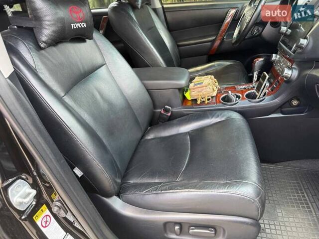 Черный Тойота Хайлендер, объемом двигателя 3.46 л и пробегом 183 тыс. км за 17500 $, фото 10 на Automoto.ua