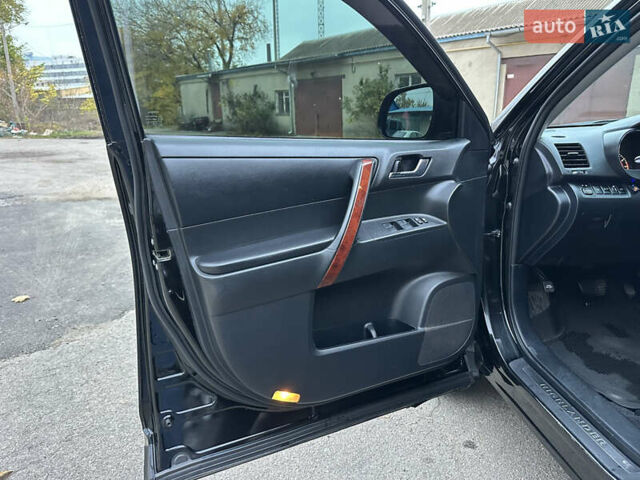 Черный Тойота Хайлендер, объемом двигателя 3.5 л и пробегом 250 тыс. км за 14999 $, фото 14 на Automoto.ua