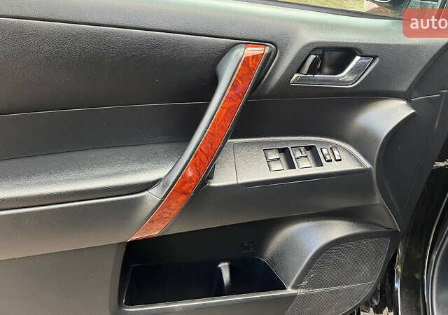 Чорний Тойота Хайлендер, об'ємом двигуна 3.46 л та пробігом 275 тис. км за 14900 $, фото 22 на Automoto.ua