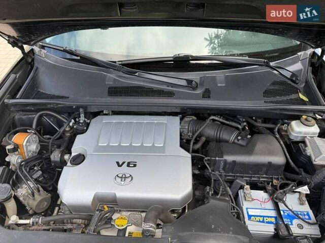 Черный Тойота Хайлендер, объемом двигателя 3.46 л и пробегом 183 тыс. км за 17500 $, фото 5 на Automoto.ua