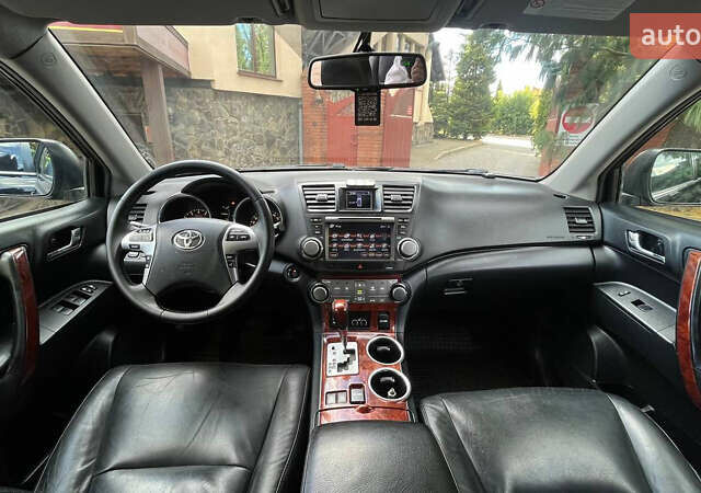 Чорний Тойота Хайлендер, об'ємом двигуна 3.46 л та пробігом 275 тис. км за 14900 $, фото 9 на Automoto.ua
