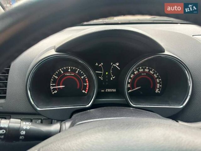 Чорний Тойота Хайлендер, об'ємом двигуна 3.5 л та пробігом 230 тис. км за 16200 $, фото 17 на Automoto.ua