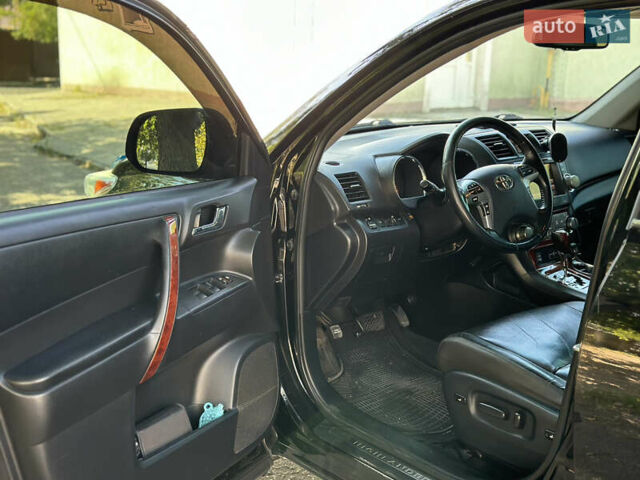 Черный Тойота Хайлендер, объемом двигателя 3.46 л и пробегом 250 тыс. км за 17500 $, фото 8 на Automoto.ua