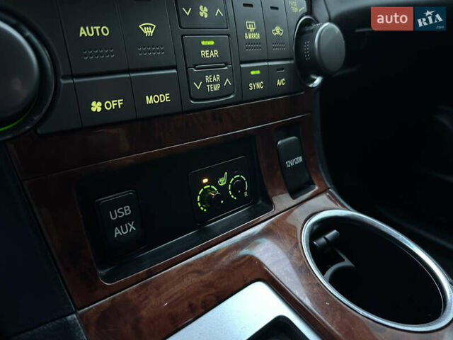 Черный Тойота Хайлендер, объемом двигателя 3.5 л и пробегом 250 тыс. км за 14999 $, фото 31 на Automoto.ua