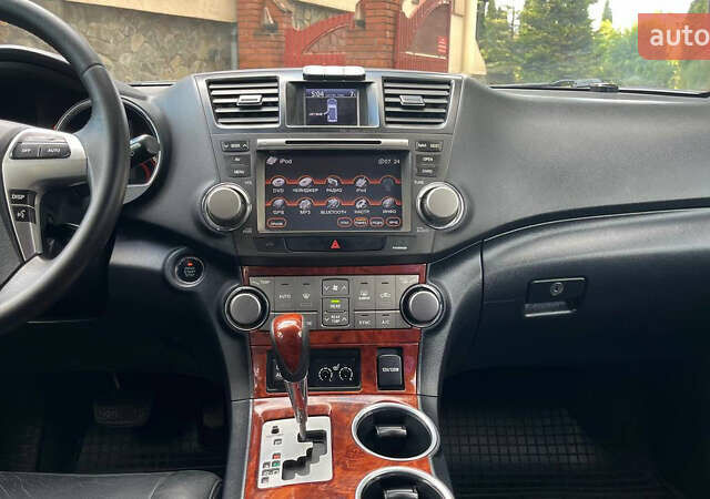 Чорний Тойота Хайлендер, об'ємом двигуна 3.46 л та пробігом 275 тис. км за 14900 $, фото 10 на Automoto.ua