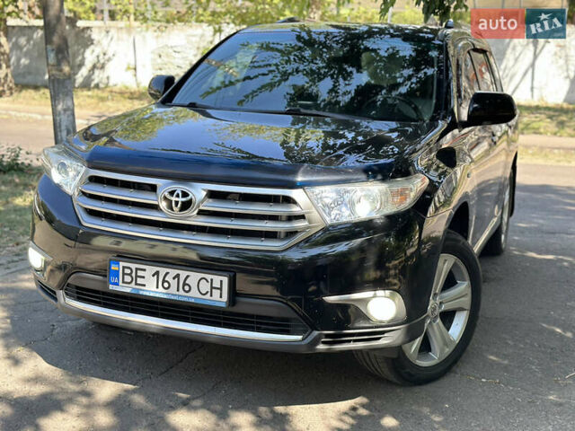 Черный Тойота Хайлендер, объемом двигателя 3.46 л и пробегом 250 тыс. км за 17500 $, фото 1 на Automoto.ua