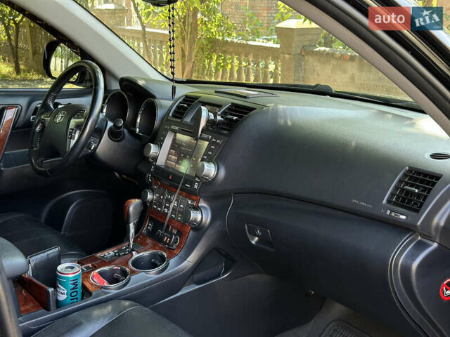 Черный Тойота Хайлендер, объемом двигателя 3.46 л и пробегом 250 тыс. км за 17500 $, фото 15 на Automoto.ua