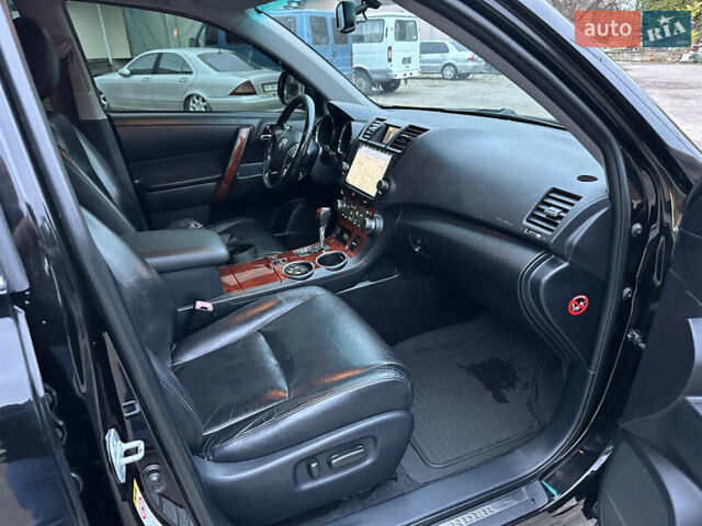 Черный Тойота Хайлендер, объемом двигателя 3.5 л и пробегом 255 тыс. км за 15450 $, фото 23 на Automoto.ua