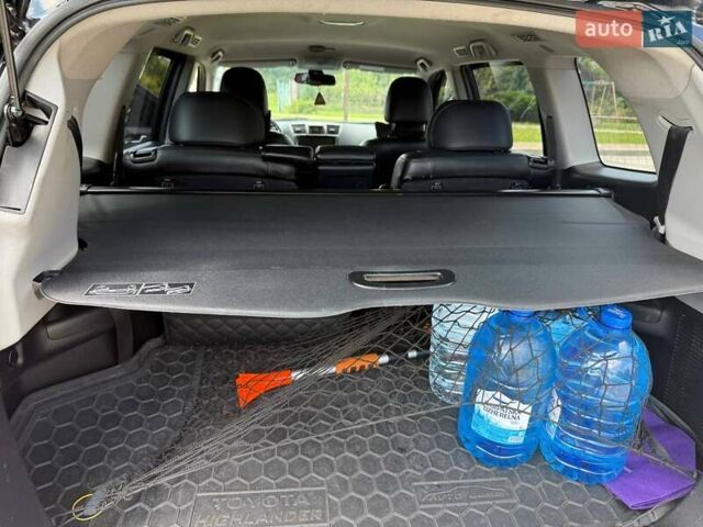 Черный Тойота Хайлендер, объемом двигателя 3.46 л и пробегом 183 тыс. км за 17500 $, фото 12 на Automoto.ua