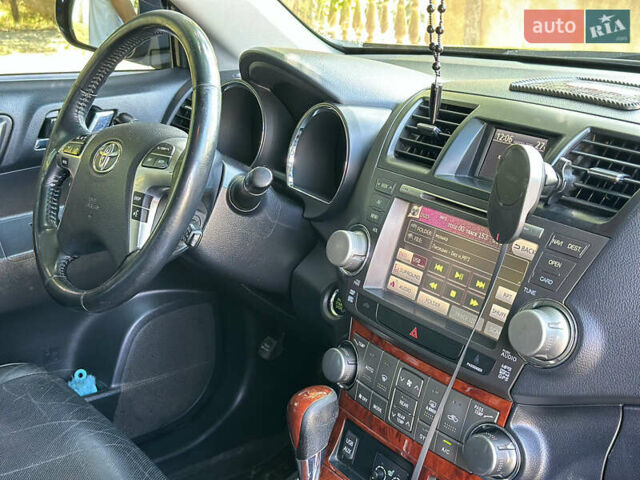 Черный Тойота Хайлендер, объемом двигателя 3.46 л и пробегом 250 тыс. км за 17500 $, фото 19 на Automoto.ua