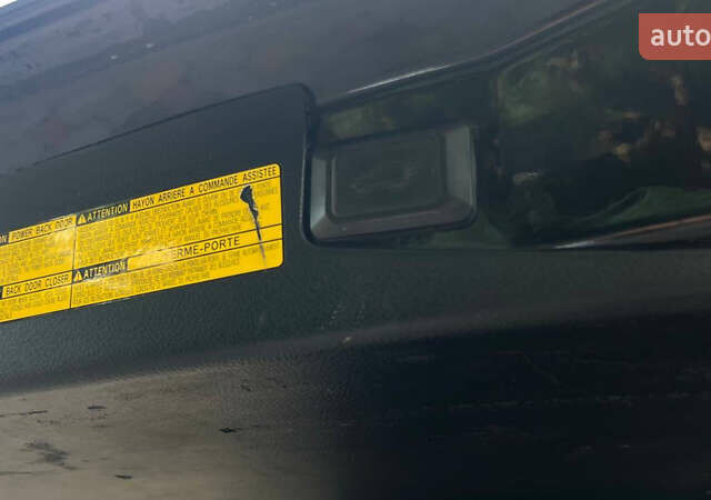 Чорний Тойота Хайлендер, об'ємом двигуна 3.46 л та пробігом 275 тис. км за 14900 $, фото 31 на Automoto.ua