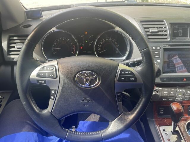 Черный Тойота Хайлендер, объемом двигателя 3.5 л и пробегом 179 тыс. км за 16400 $, фото 3 на Automoto.ua