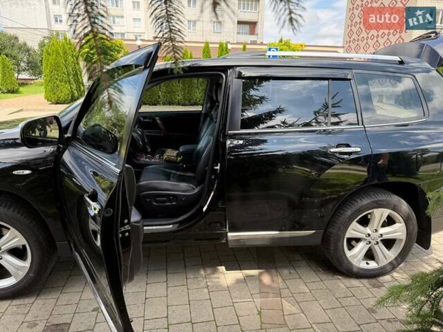 Черный Тойота Хайлендер, объемом двигателя 3.46 л и пробегом 183 тыс. км за 17500 $, фото 3 на Automoto.ua