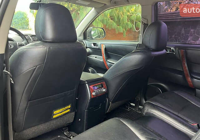 Чорний Тойота Хайлендер, об'ємом двигуна 3.46 л та пробігом 275 тис. км за 14900 $, фото 35 на Automoto.ua