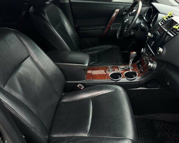 Черный Тойота Хайлендер, объемом двигателя 3.46 л и пробегом 203 тыс. км за 17000 $, фото 27 на Automoto.ua