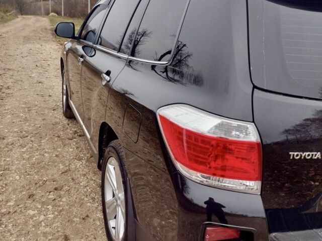 Черный Тойота Хайлендер, объемом двигателя 3.5 л и пробегом 284 тыс. км за 15999 $, фото 5 на Automoto.ua