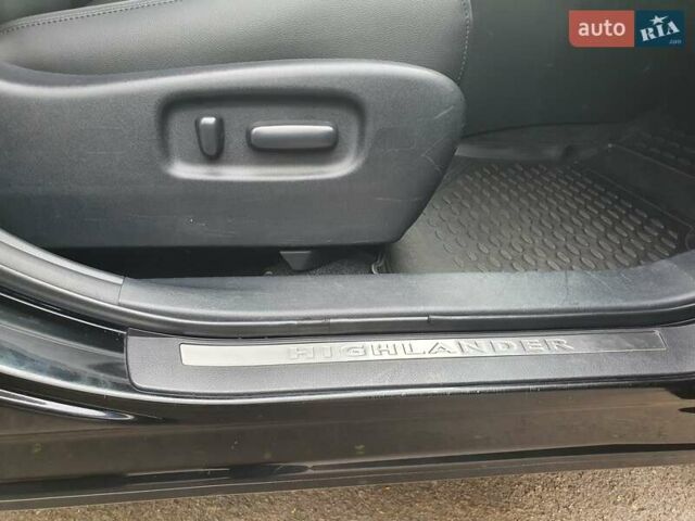 Черный Тойота Хайлендер, объемом двигателя 3.5 л и пробегом 208 тыс. км за 20850 $, фото 21 на Automoto.ua