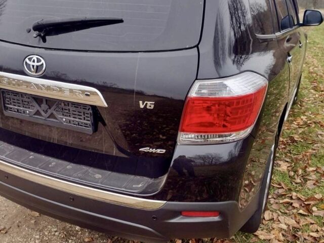 Черный Тойота Хайлендер, объемом двигателя 3.5 л и пробегом 284 тыс. км за 15999 $, фото 4 на Automoto.ua