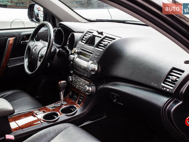 Черный Тойота Хайлендер, объемом двигателя 3.46 л и пробегом 316 тыс. км за 16300 $, фото 36 на Automoto.ua