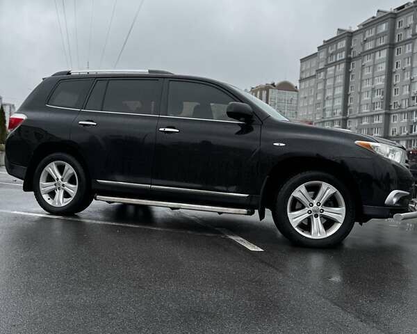 Черный Тойота Хайлендер, объемом двигателя 3.46 л и пробегом 320 тыс. км за 15600 $, фото 1 на Automoto.ua